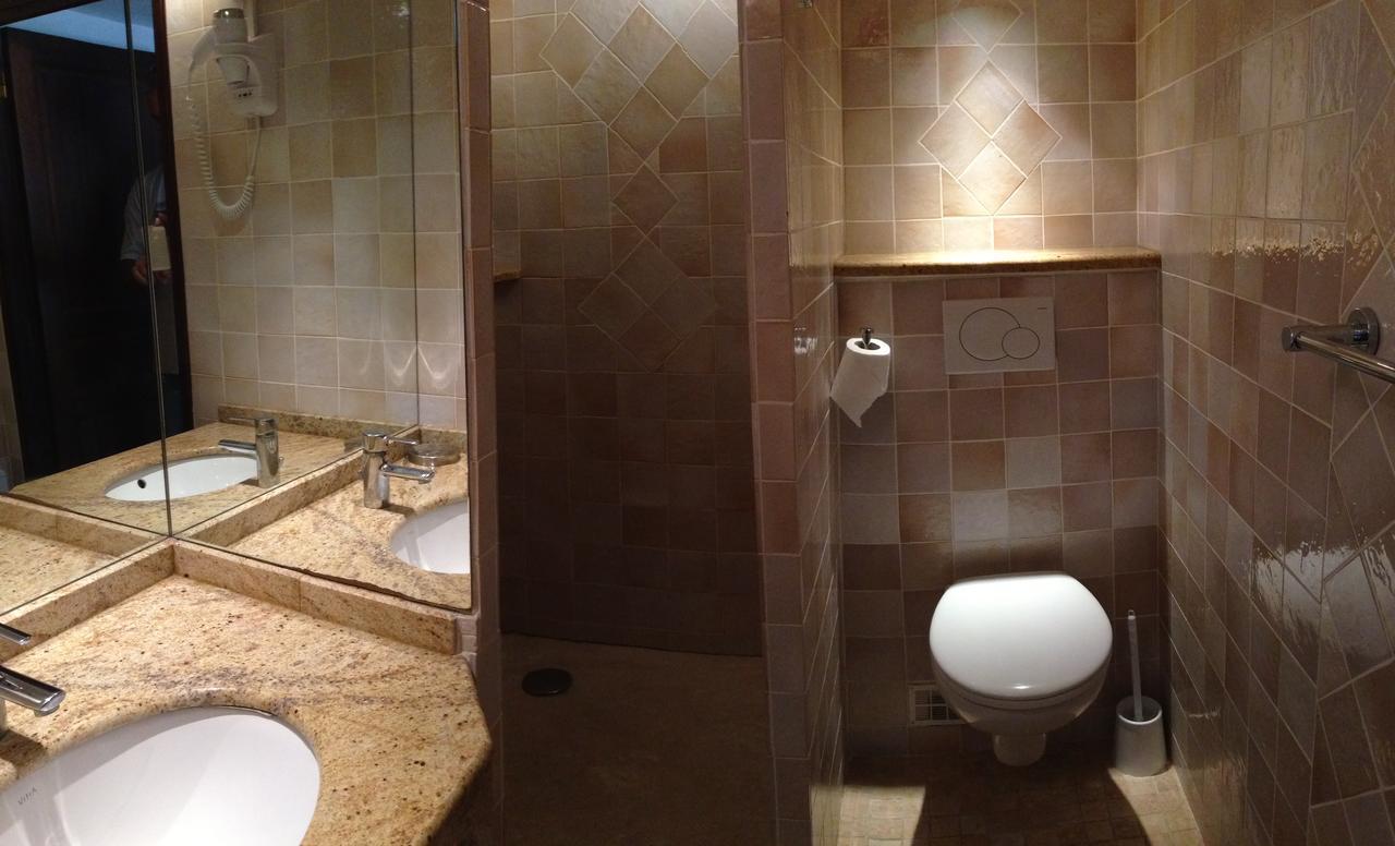 Les Lauriers Roses Aparthotel Le Le Rayol-Canadel-sur-Mer Bilik gambar